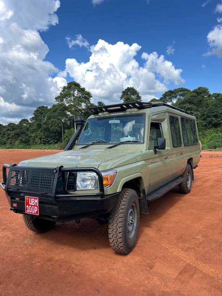 Safari Land Cruiser ready for park roads
